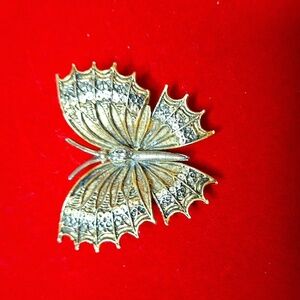 BROOCH BUTTERFLY MARKED ART BY ART PEPPER GOLDTONE 2in. X 1.50 in.